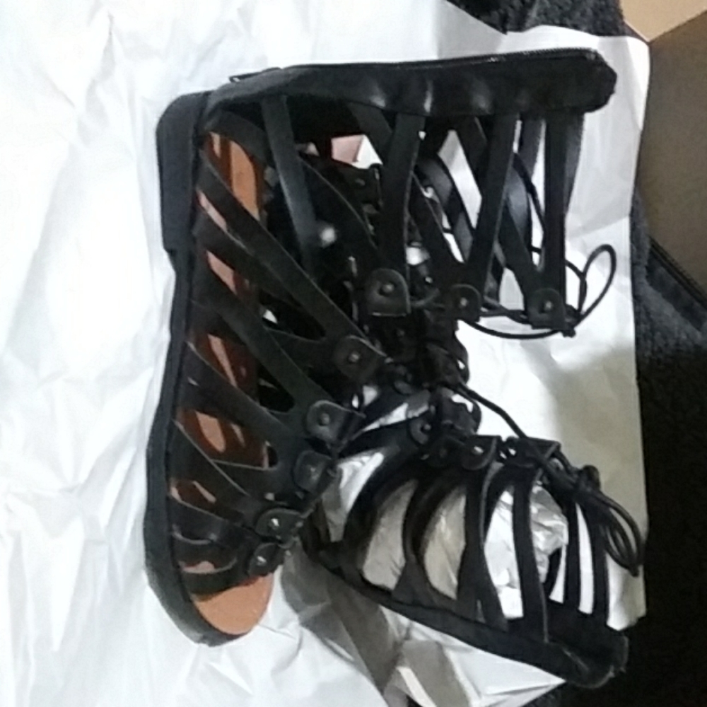 Shoes - Picture 5 of 5